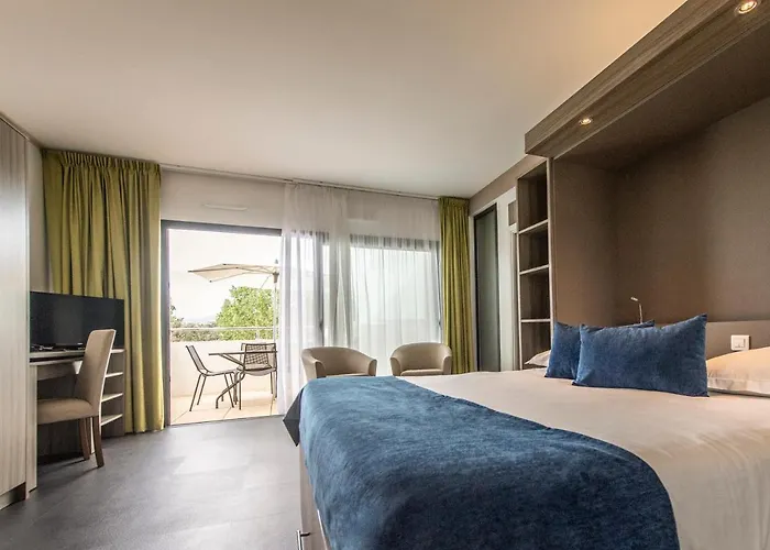 Suite Home Porticcio Apartahotel 4*