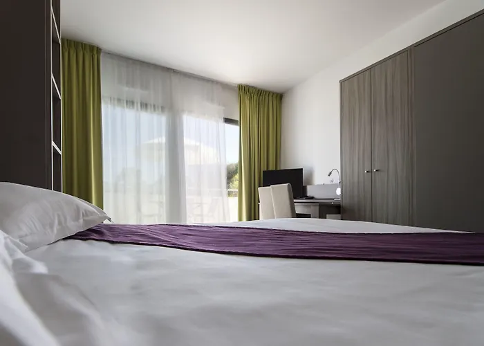 Apartahotel Suite Home Porticcio